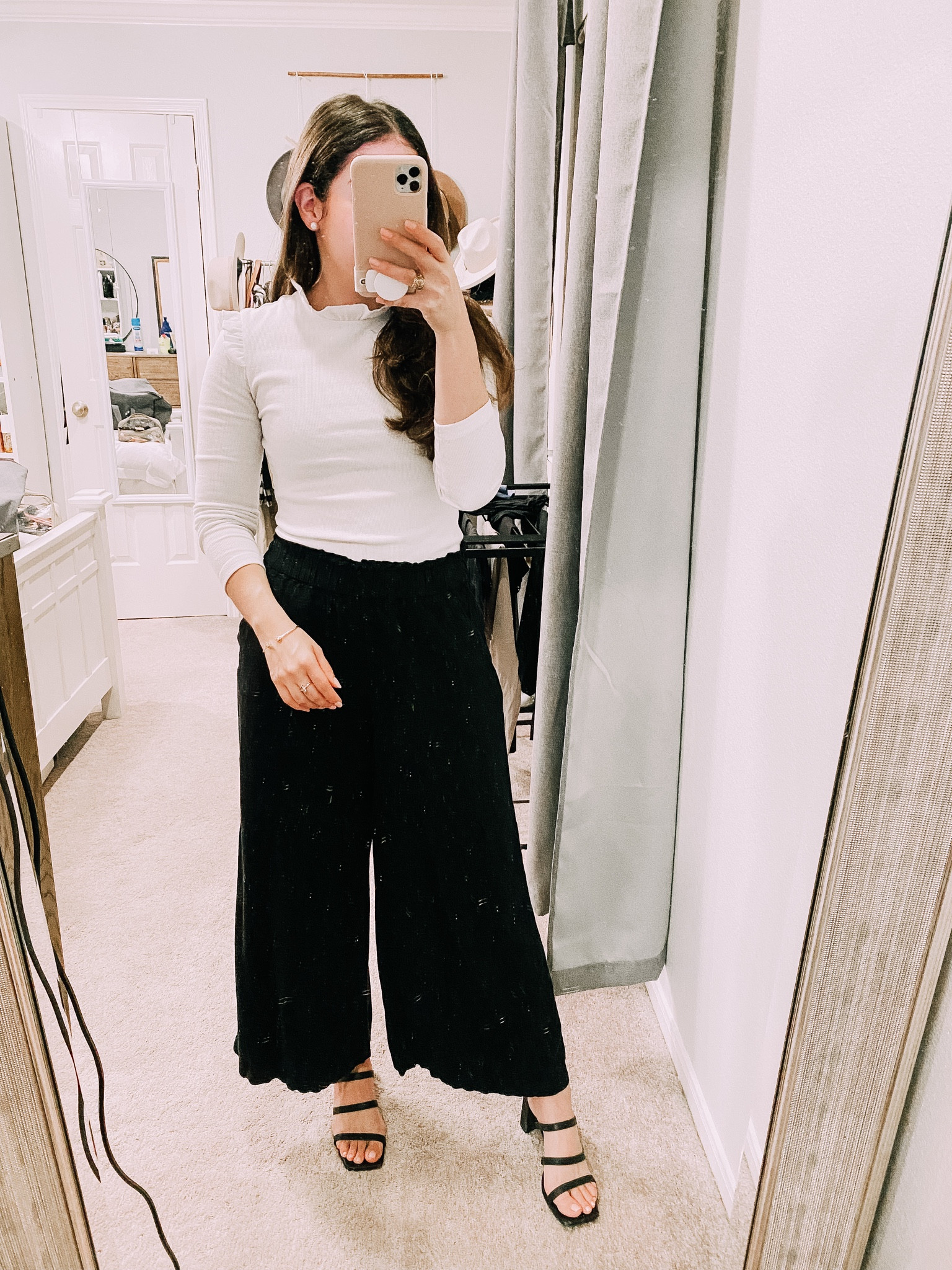 Today's ootd! This Amazon top is one of my favs! I'm wearing an XS and its a little tight. 