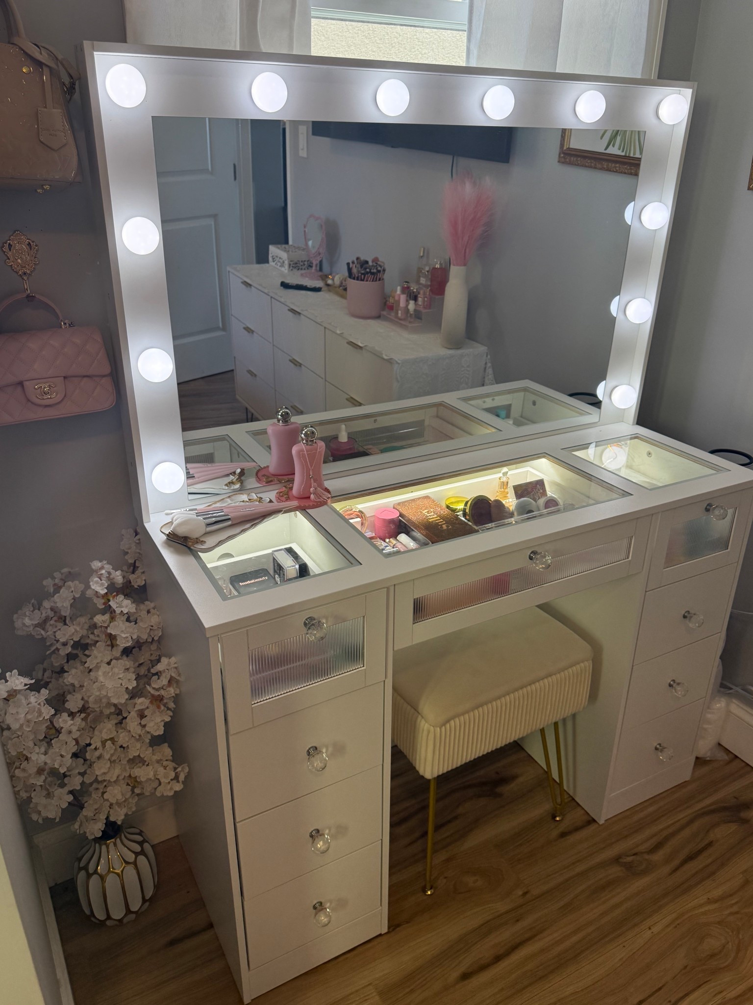 Vanity Table 

#LTKHome #LTKU #LTKStyleTip