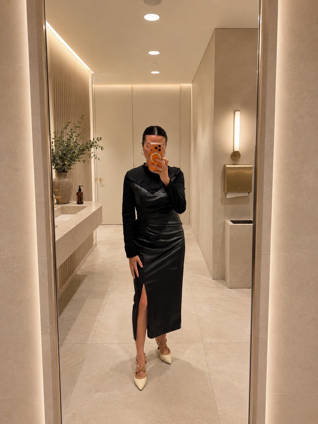 The perfect black dress for any special occasion ✨

I’ve tagged similar products, but have also included the item ID numbers of similar products from SHEIN:

Dress: 38331859, 26781010, 45271007
Heels: 15225072

#LTKootd #LTKPetite #LTKWorkwear