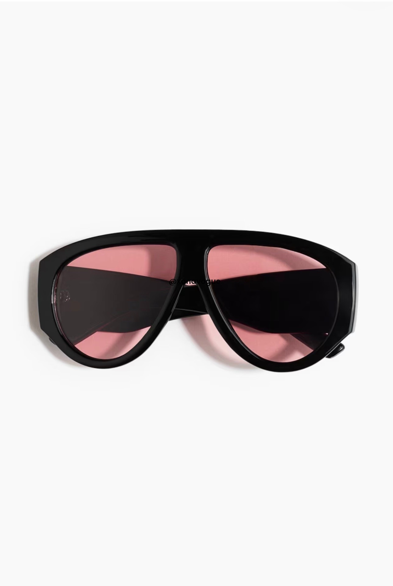 Trend Alert: Black & Peach Polarized Pilot Sunglasses 🎀

H&M Premium Selection. Chic pilot sunglasses in black and peach with polarized lenses, full UV protection and elegant gold-tone metal details. The polarized lenses reduce glare while enhancing colors and contrast. Such an elevated pair and definitely one not to miss.

🔎 H&M Premium Selection, polarized sunglasses, pilot sunglasses, black sunglasses, peach sunglasses, gold detail sunglasses, UV protection sunglasses, designer inspired sunglasses, chic sunglasses, summer accessories, H&M new in

#LTKuk

#LTKFashionMonth #LTKeurope #LTKstyletip