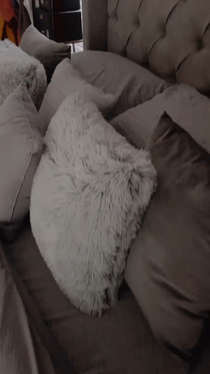 hate BBW doesn't carry pillow mist anymore. linking some similar options 

 