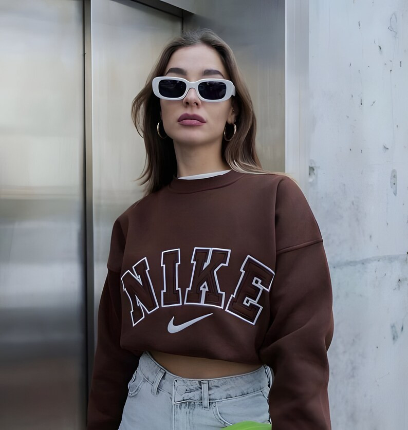 Embroidered Crewneck Sweatshirt, Crewneck Vintage Sweatshirts embroidered, Oversized Pullover Vin... | Etsy (US)