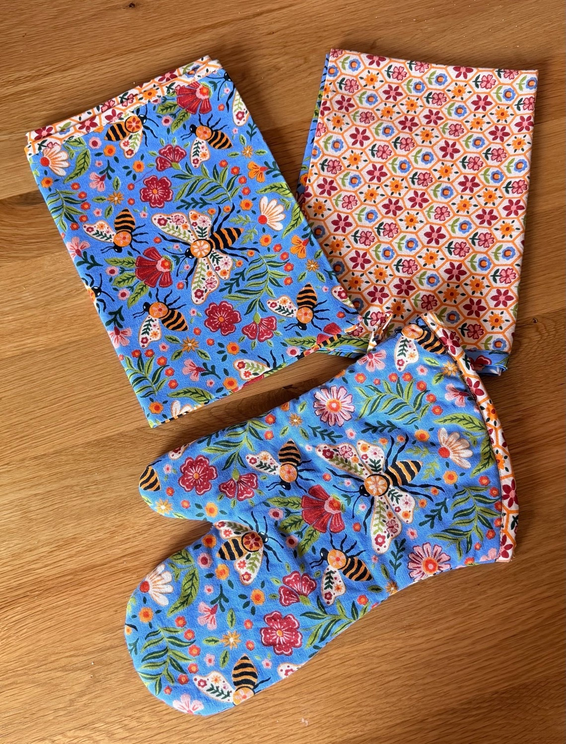 bee pot holders and towel

#LTKSeasonal #LTKHome