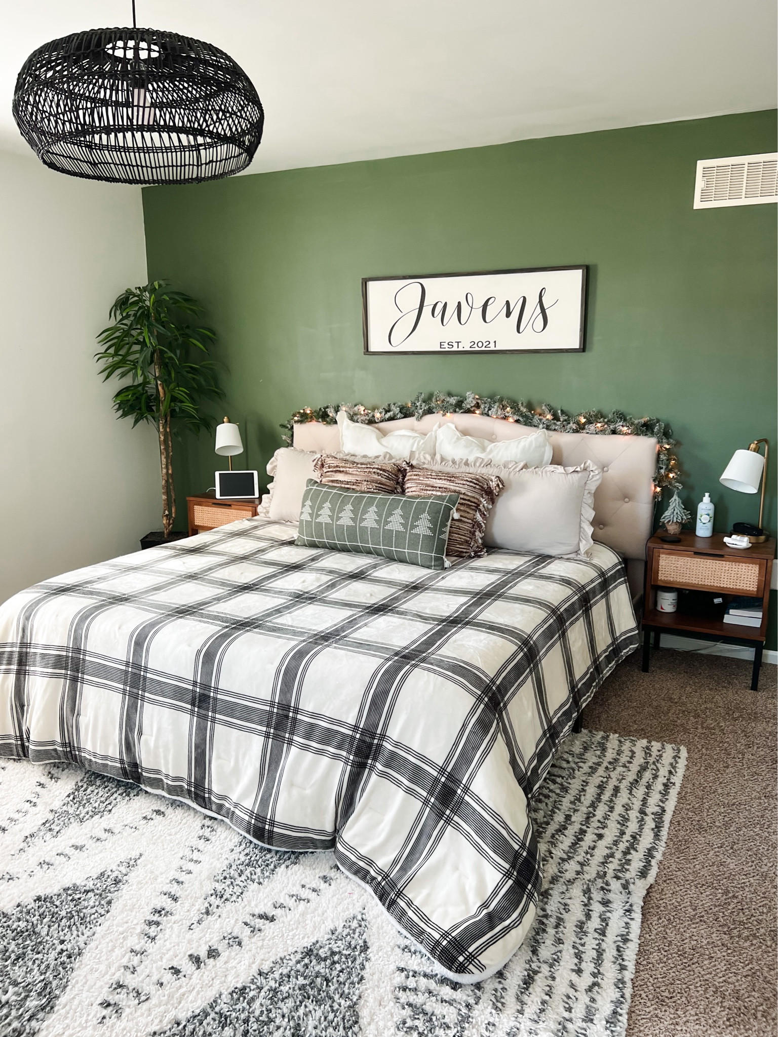 Christmas bedroom, primary bedroom, bedroom decor, Sherpa comforter

#LTKstyletip #LTKunder50 #LTKunder100

#LTKhome #LTKHoliday #LTKSeasonal