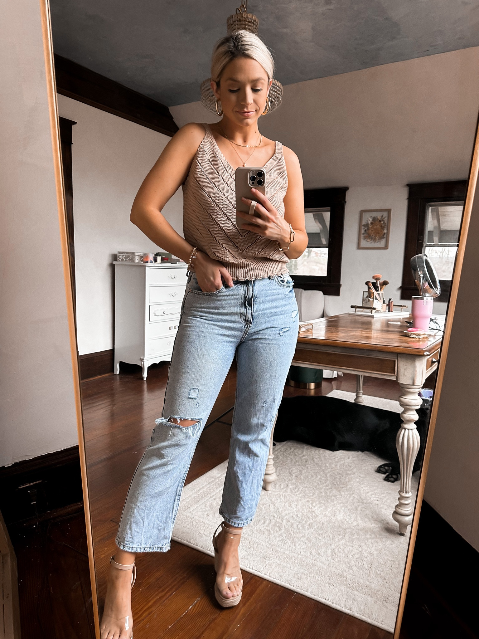 Sweater tank and clear strap wedges 20% off with code ALEXIS20

Pink lily discount code
Spring outfit


#LTKFind #LTKSeasonal #LTKstyletip