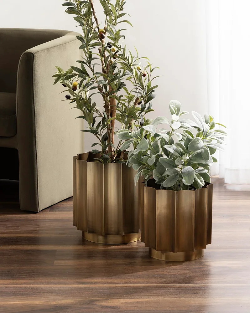 Kate and Laurel Scalone Vintage Two-Piece Metal Indoor Planter Set, Set of 2, Antique Brass, Meta... | Amazon (US)