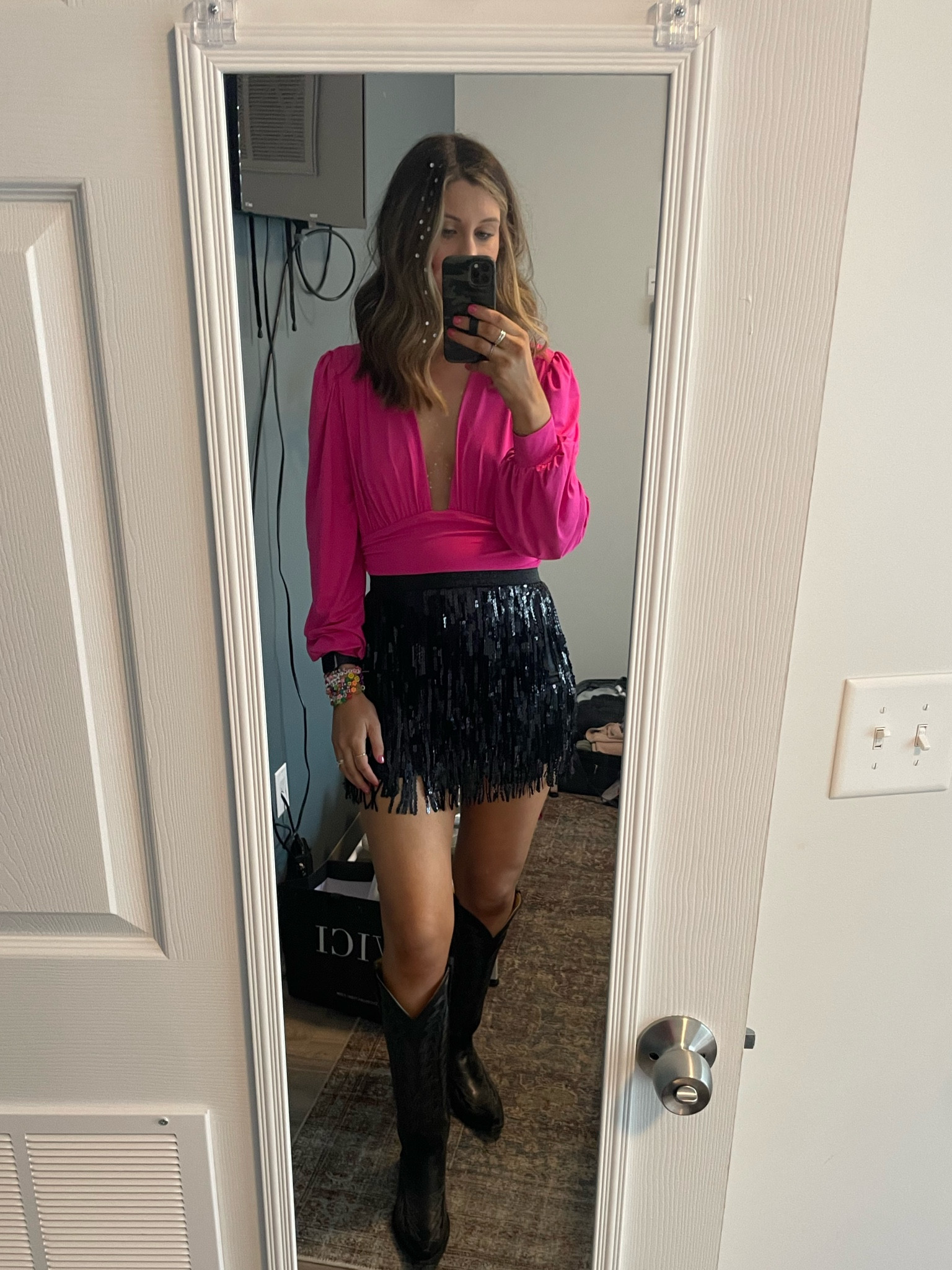 My #ErasTour outfit!

Large in body suit (for length) and size 8 in skirt! Skirt runs a tad small  

Sequin skirt
#TaylorSwift

#LTKunder50 #LTKstyletip