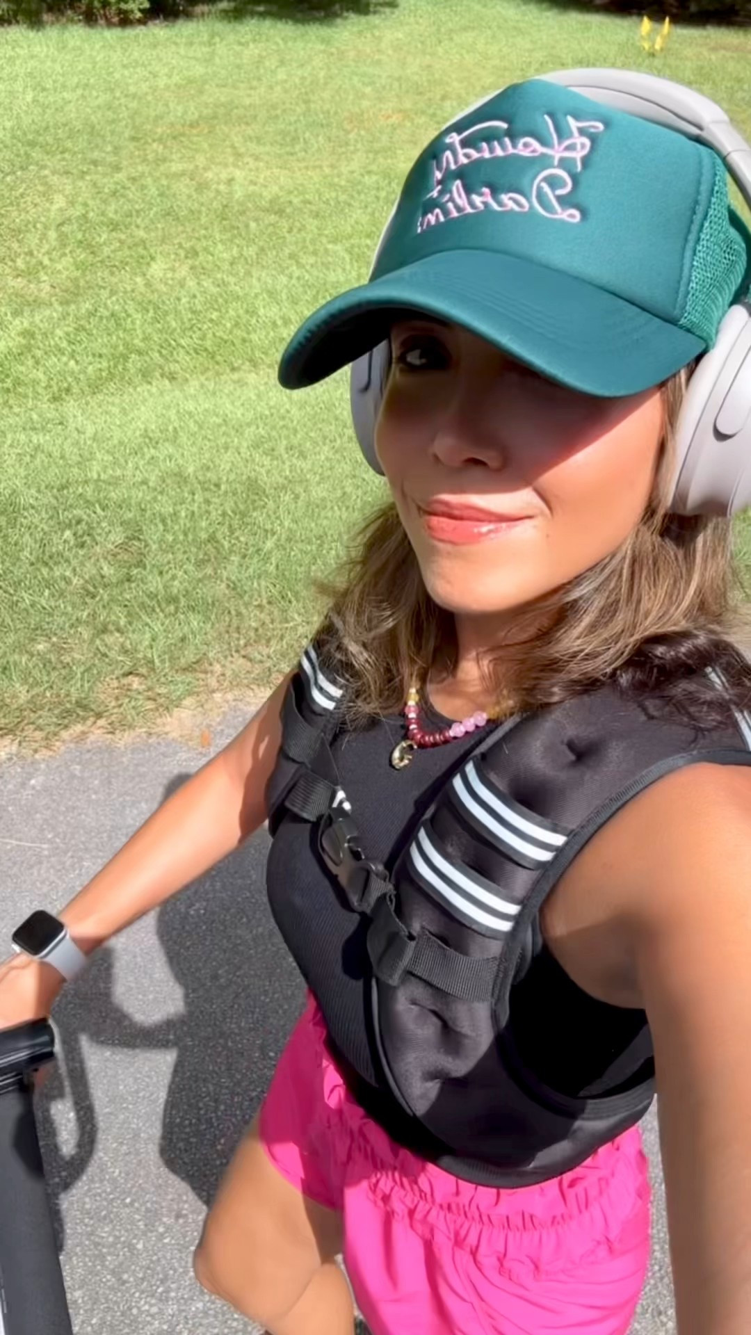 Workout outfit 
Weighted vest 
Bose headphones 
Pink work out shorts 
Amazon finds


#LTKStyleTip #LTKActive