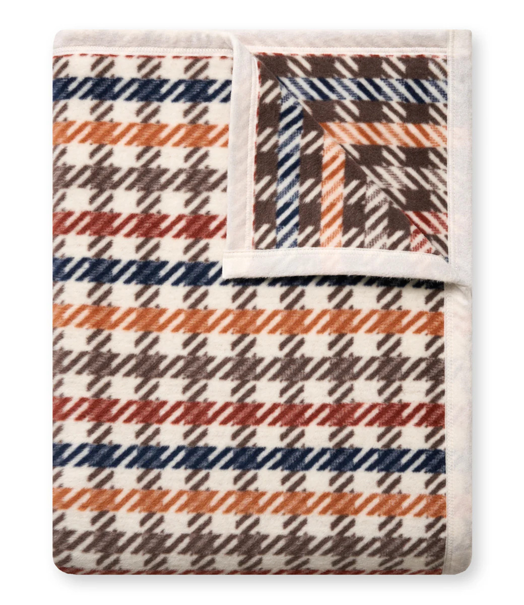 Hampton Houndstooth Throw Blanket | ChappyWrap | ChappyWrap
