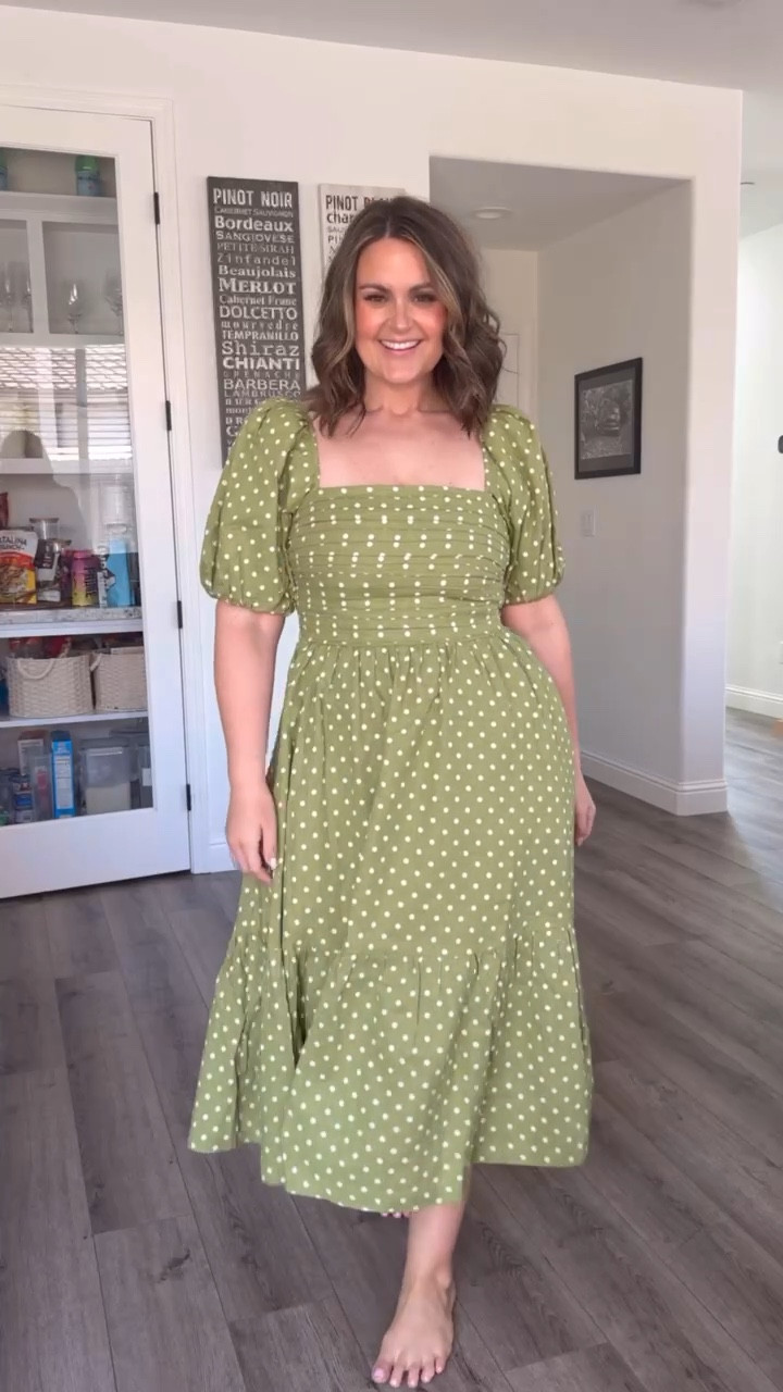 recent abercrombie order on sale!🙌🏼 
30% off swim & shorts // 20% off everything else. With stacking code: SHORTSAF for an extra 15% off. 

Baby tee, XL
Lemon tee, M
Tank, L
High rise dad short, 32", order up 1 size from jean sizes
Curve love loose short, 32", order up 1 size from jean sizes
Curve love high rise jeans, 31"
Curve love slouchy jeans, 31
Dress, L (can do M)

sale, sale alert, sale finds, abercrombie sale, a&f sale, abercrombie sale, spring style, spring fashion, casual style, jean shorts, denim shorts, jean shorts, baby tee, slouchy jeans, size 12, size 14, mid size, mid size fashion, Courtney Hamilton

#LTKSaleAlert #LTKMidsize #LTKFindsUnder100