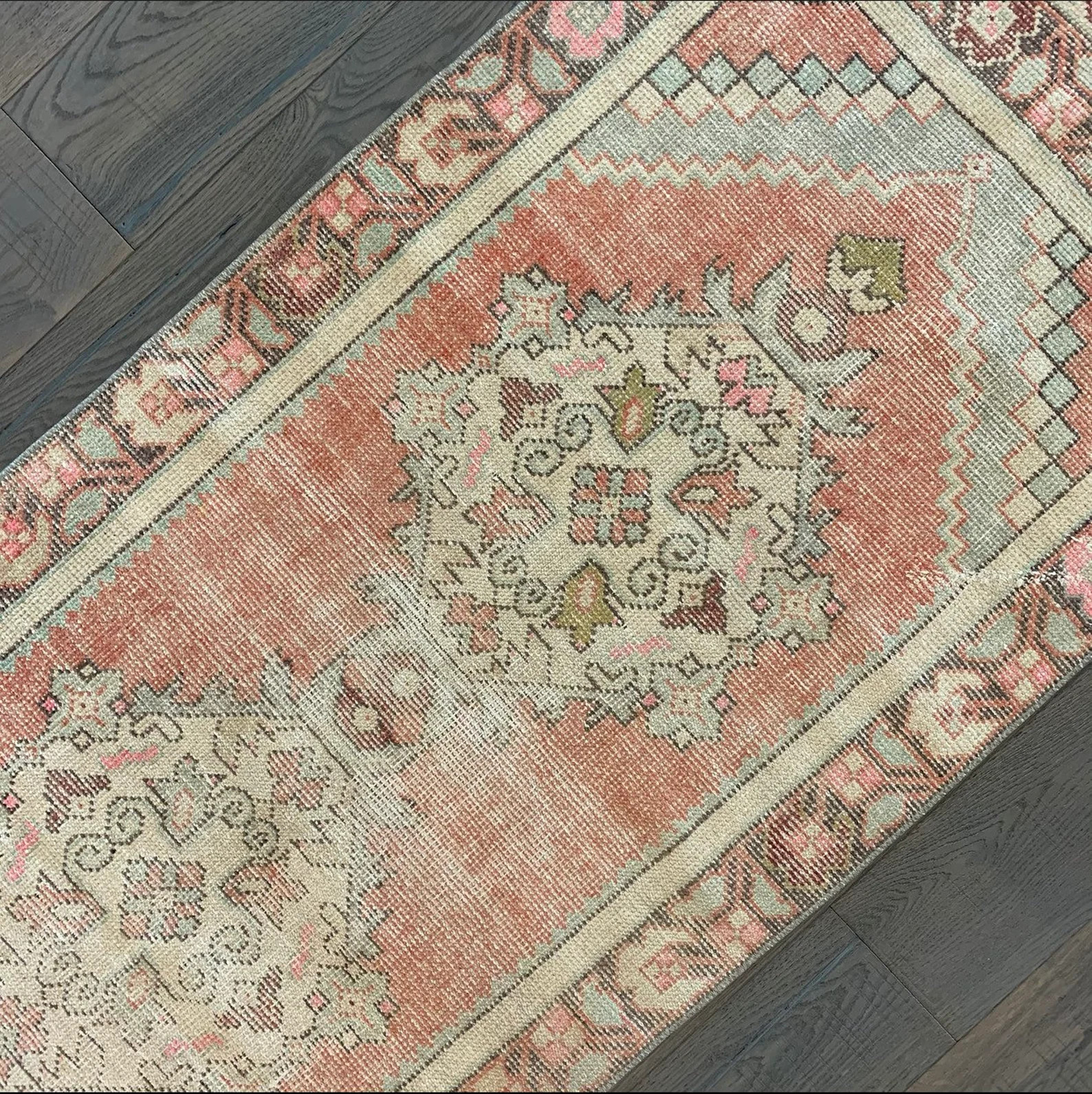 Vintage Turkish Runner Rug | Red Pink Turkish Oushak Rug  |  Pink Rug - 9’3” x 2’10” | Etsy (US)