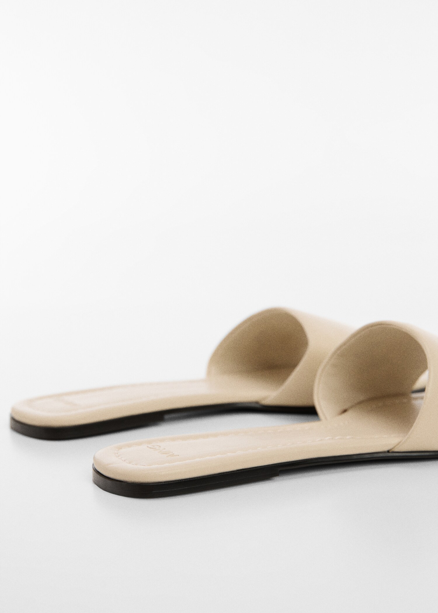 Leather sandals with a wide strap | MANGO (US)