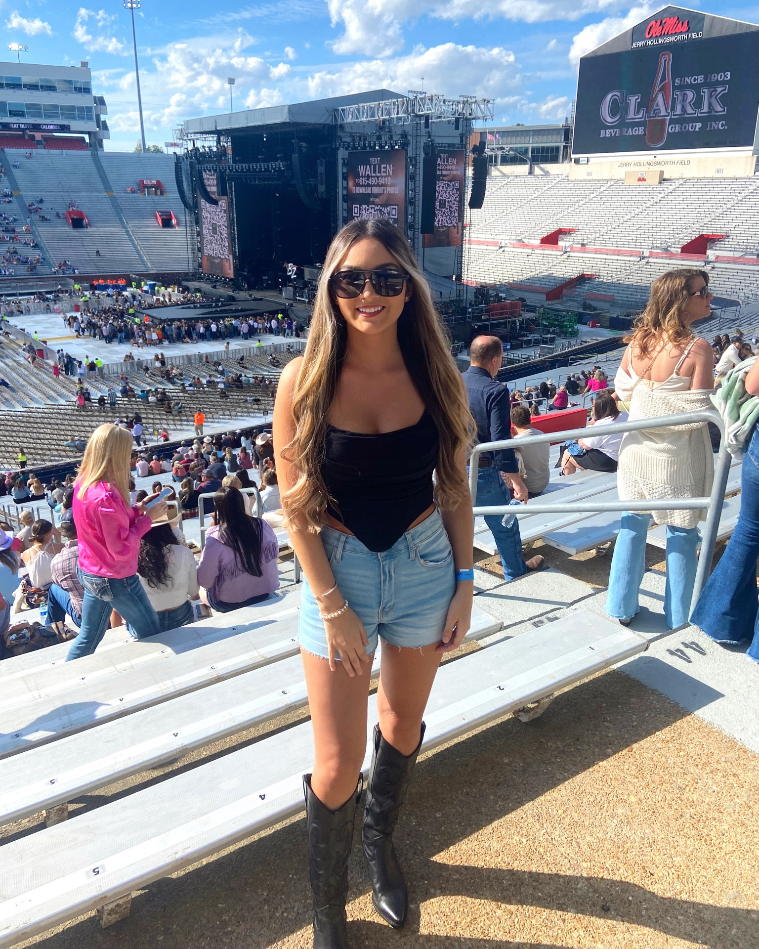 morgan wallen concert outfit 🥃🎤

i’m a size 4-6 in the top for extra length

#morganwallen #countryconcert #amazon #hardy

#LTKunder50 #LTKFind #LTKstyletip