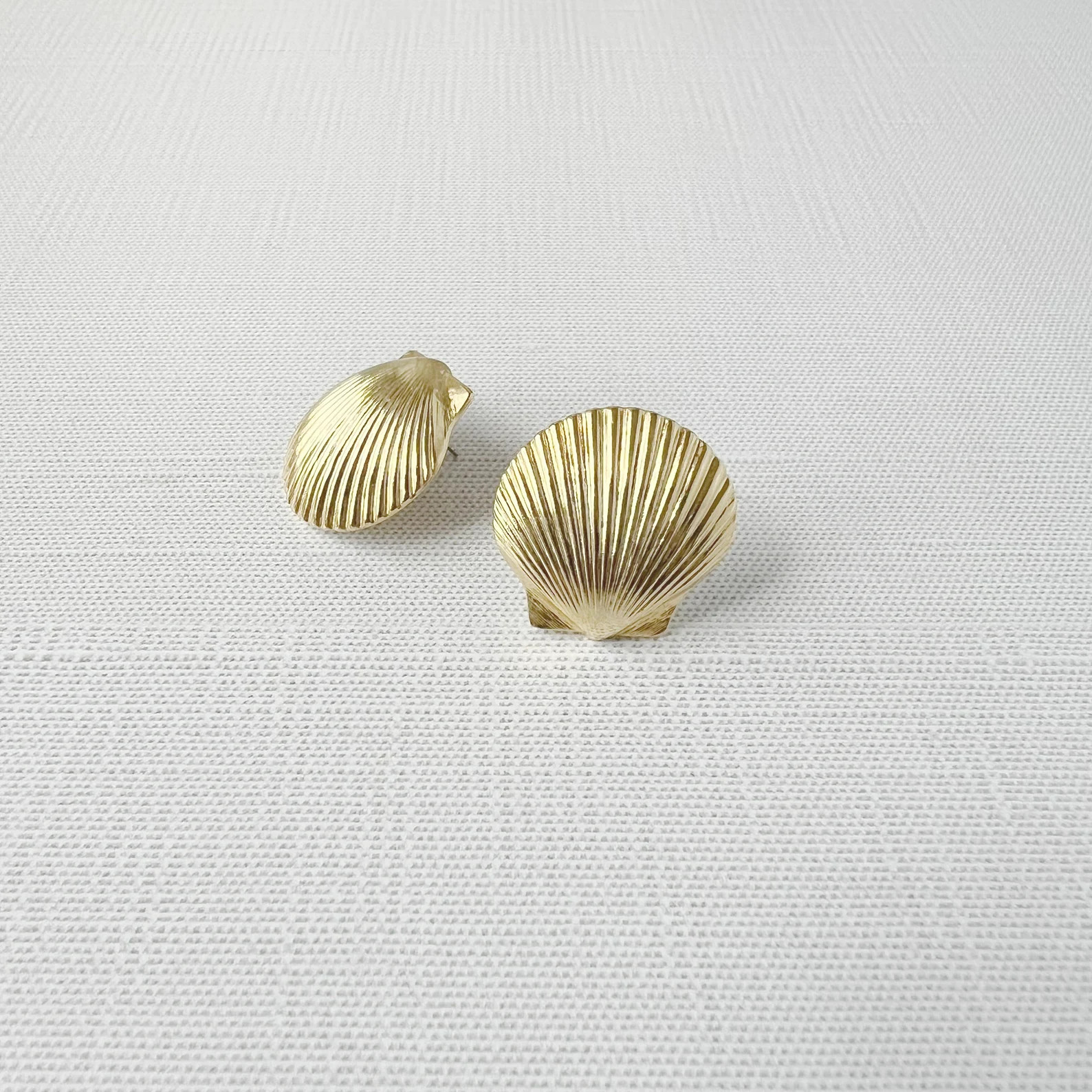 Vintage Gold-tone Scallop Shell Pierced Earrings - Etsy | Etsy (US)