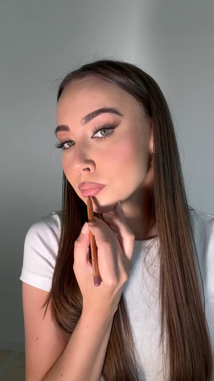 Pinky nude lip Kyliecosmetics lip liner & lip gloss

#LTKBacktoSchool #LTKBeauty #LTKVideo