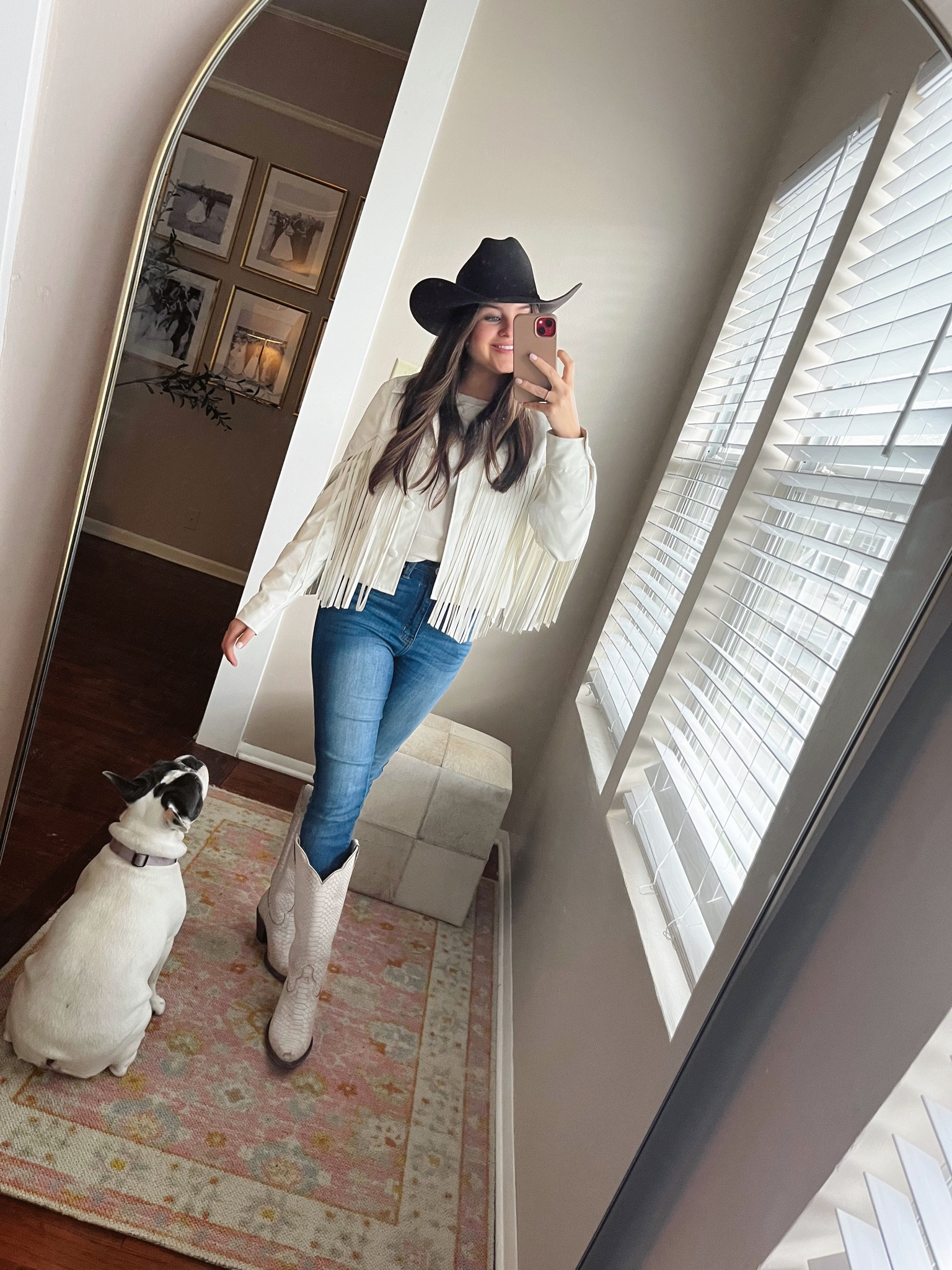 I’m honor of the first day of rodeo this week! This was my “GO Texan” outfit for work. 


#Western #Rodeo #Fringe #Boots #WesternHat #Stetson #Texas

#LTKstyletip #LTKunder100