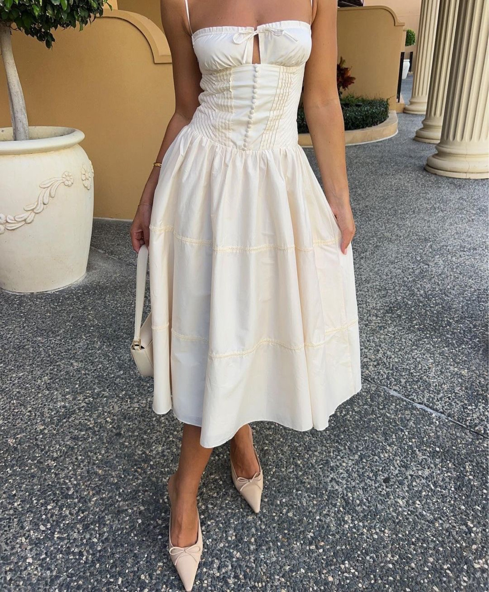 Embodying timeless elegance and grace, this refined ensemble captures the essence of classic sophistication. A celebration of understated luxury, perfect for those with a discerning taste in fashion. #OldMoneyStyle #EleganceRedefined #TimelessFashion

#LTKStyleTip #LTKxNSale #LTKTravel