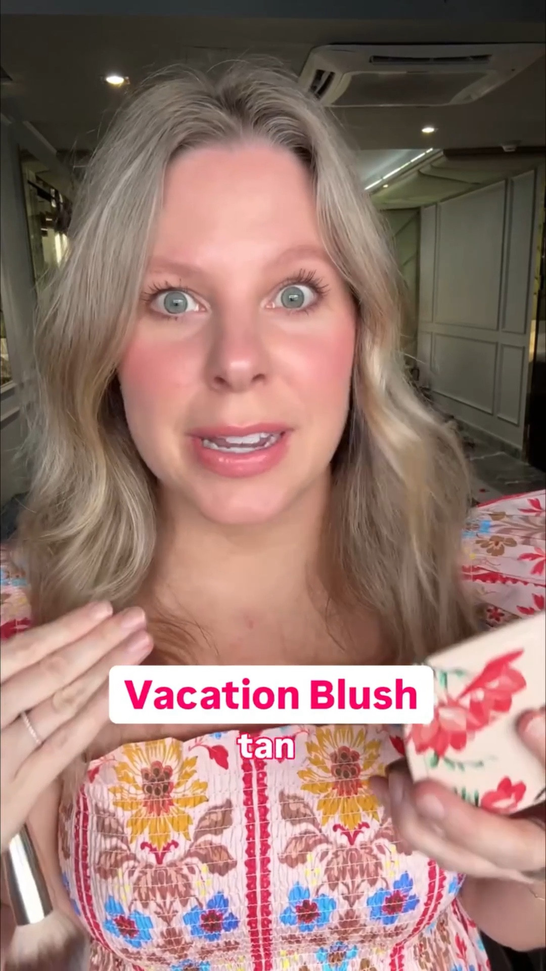 Sunburn or sun-kissed? Lol. Anyone else do this with their blush? I just need a sun-kissed glow 🌞 Follow for more makeup and blush videos 😜

Using @hourglasscosmetics ambient lighting powders palette and @thebkbeauty brush 

#vacationmakeup #puertorico