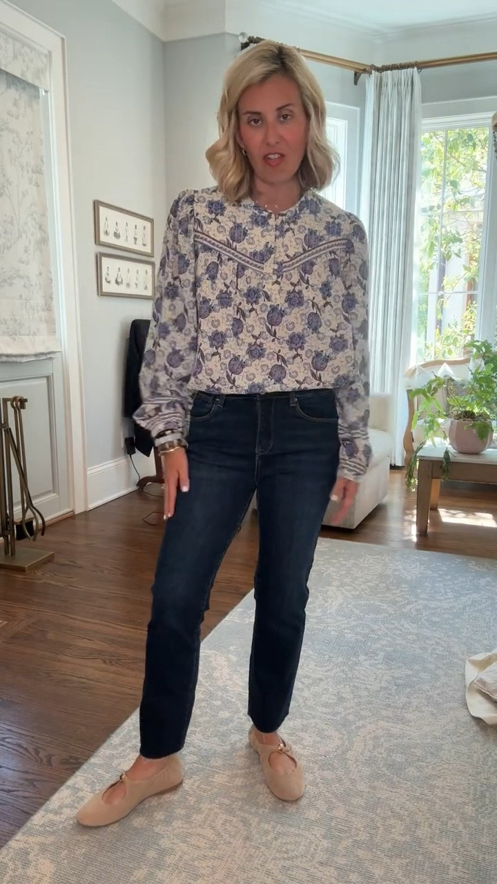 Obsessed with his top… It’s literally $22 yall!!!! 
Top  - XS 
Jeans - 26 
Mary Jane’s - 7.5 (1/2 size down) 


Codes:
*Catherine20 at Allie + Bess
*mixandmatch15 for 15% off 1st order at Avara ￼