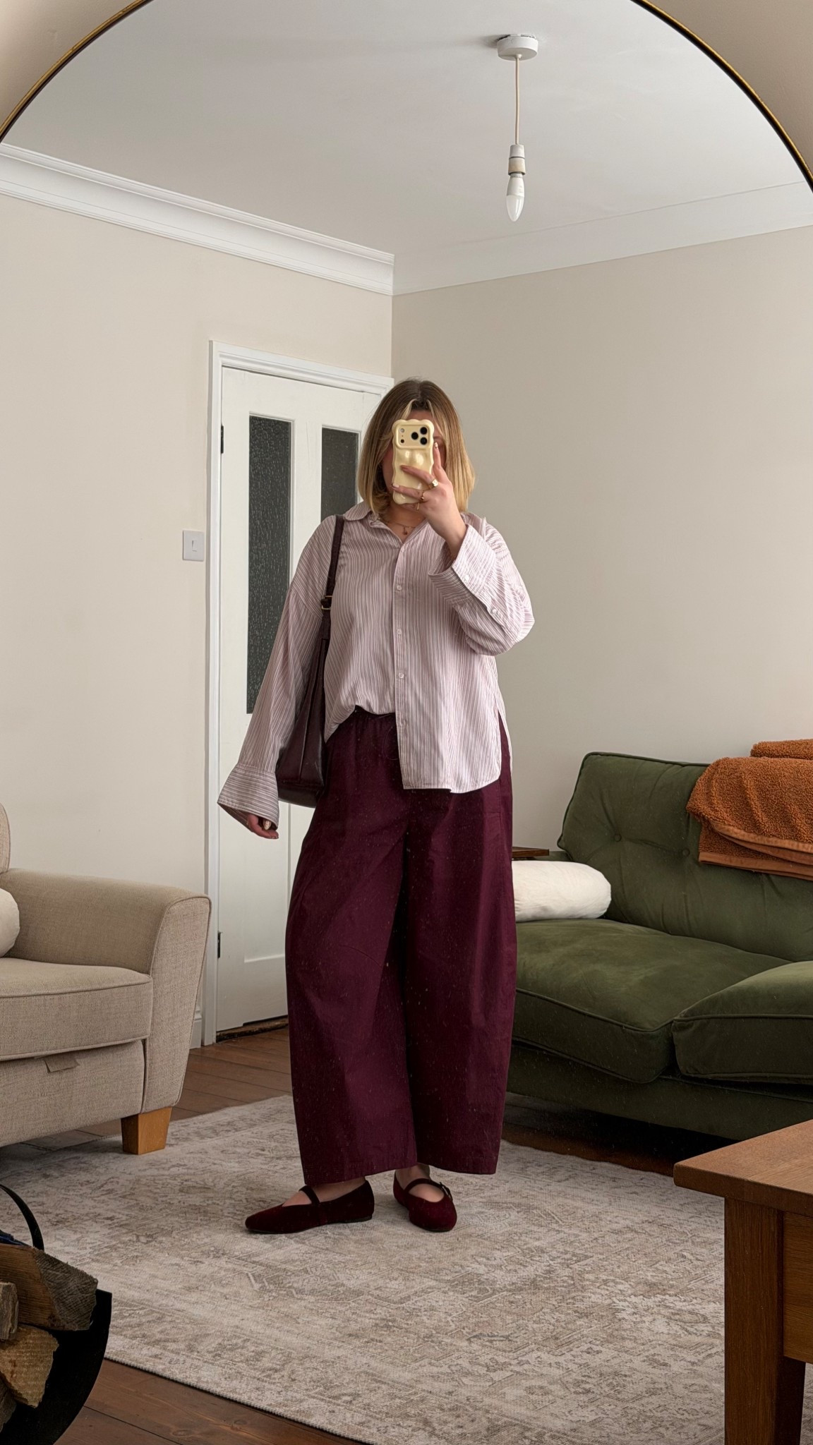 Easy spring outfit featuring cos barrel leg trousers.

#LTKootd #LTKMidsize