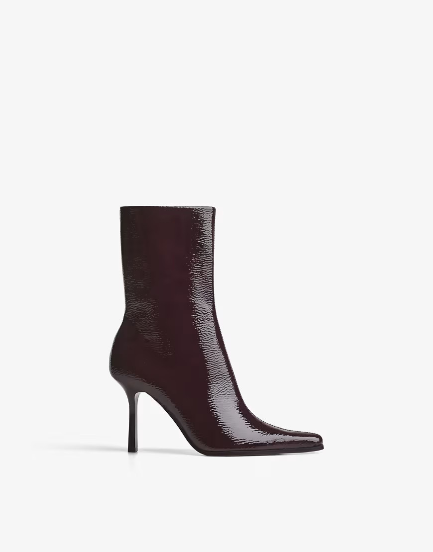 Bershka Embossed high-heel ankle boots in burgundy-Red | ASOS (Global)