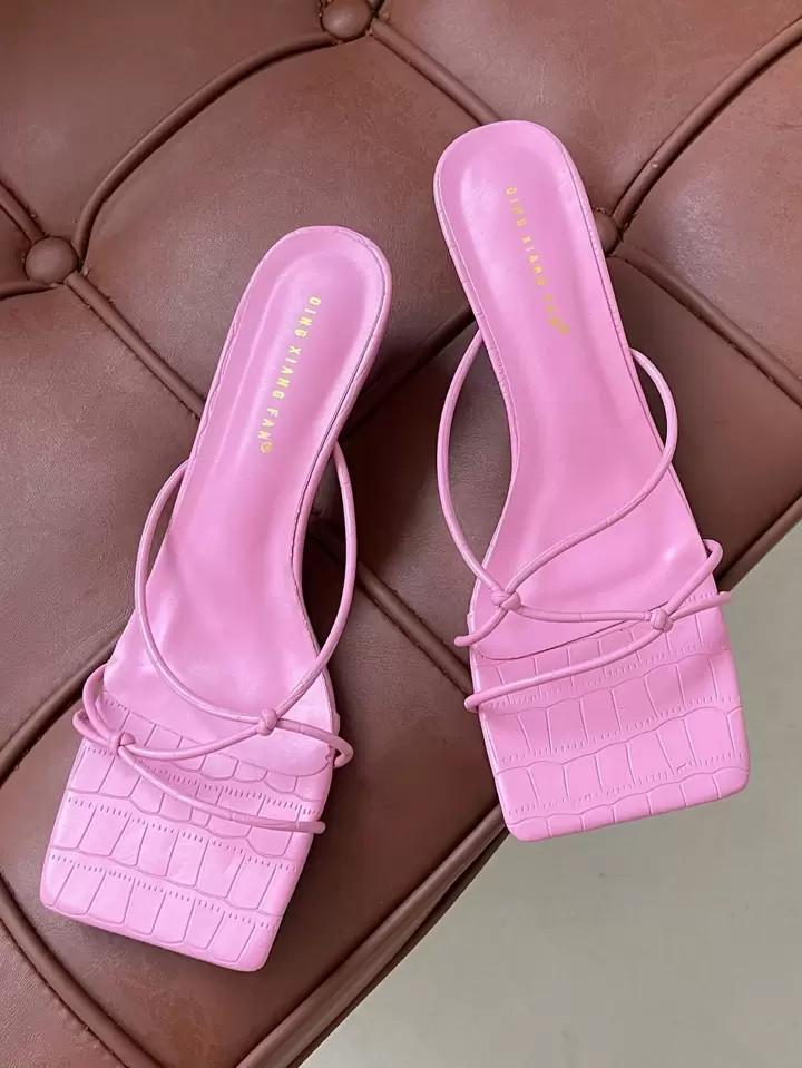 Women Crocodile Embossed Knot Detail Mule Sandals, Kitten Heeled Funky Sandals Pink | SHEIN