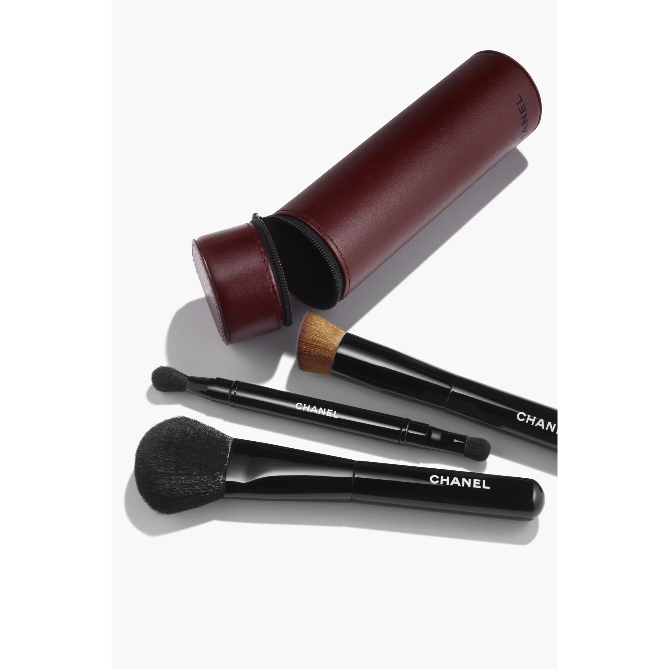 Collection of 3 Essential Brushes | Chanel, Inc. (US)