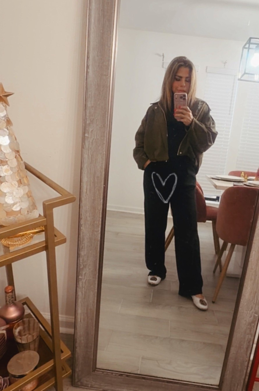 My oufit today 🎄

I Love my jacket 

#LTKHoliday #LTKvlog #LTKGiftGuide