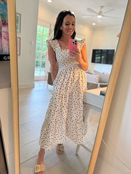 xs in this dress ! cute for maternity too 

#LTKTravel #LTKBaby #LTKStyleTip