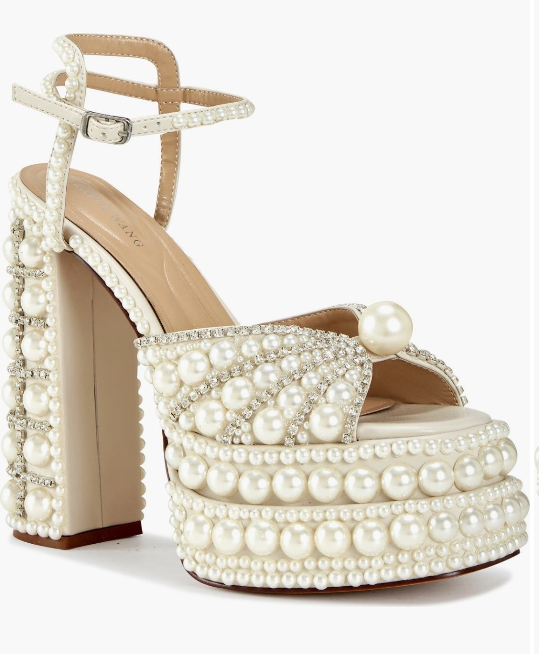 Brides ARE YOU KIDDING?! The most perfect pearl bridal pump. 

Bridal shower
Wedding shower 
Bride 
Pearl 
Wedding shoe 
Wedding heel 

#LTKWedding