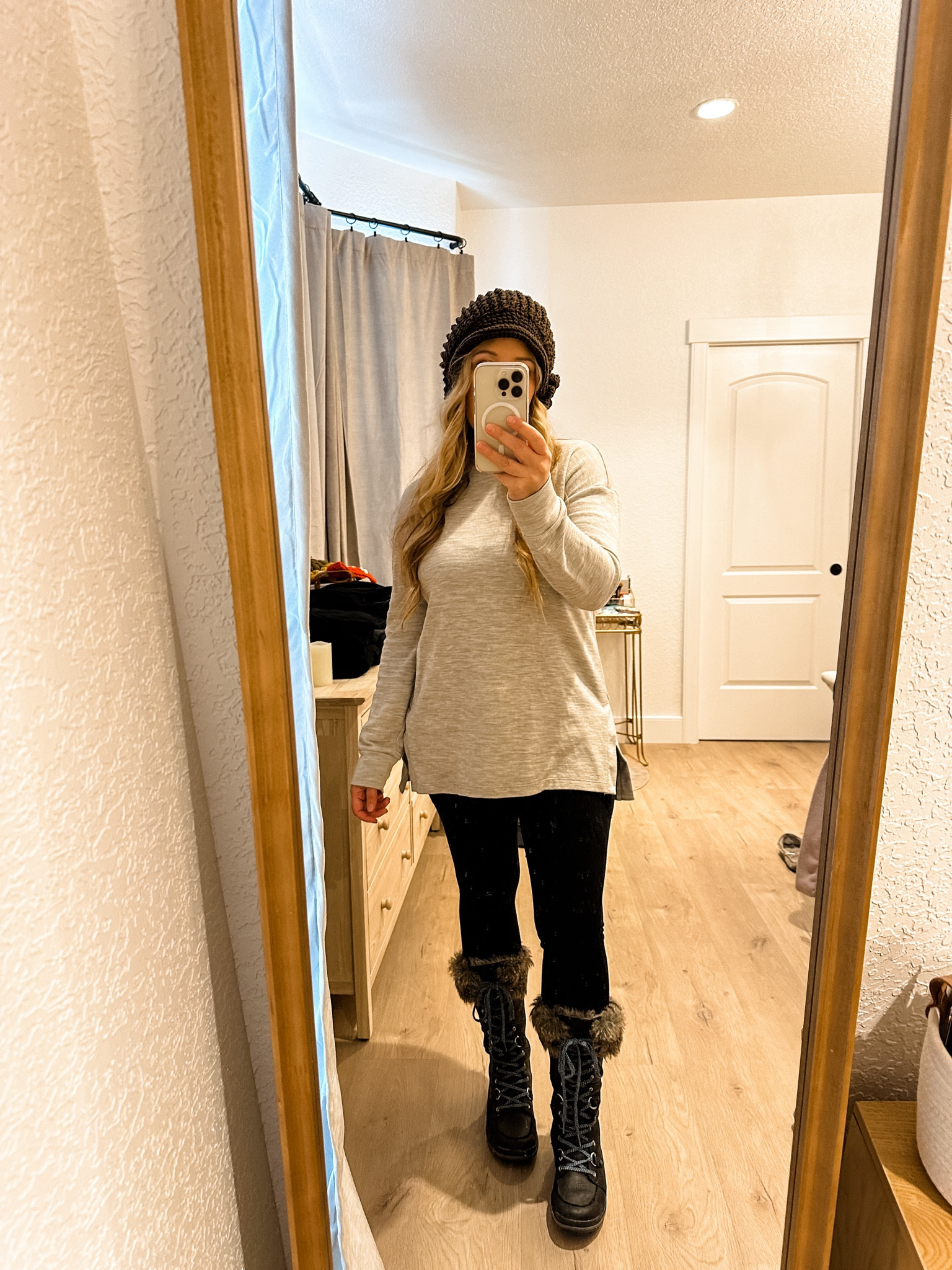 Busy day moving into a new warehouse so it’s comfy and practical today! ✨

#LTKstyletip #LTKmidsize