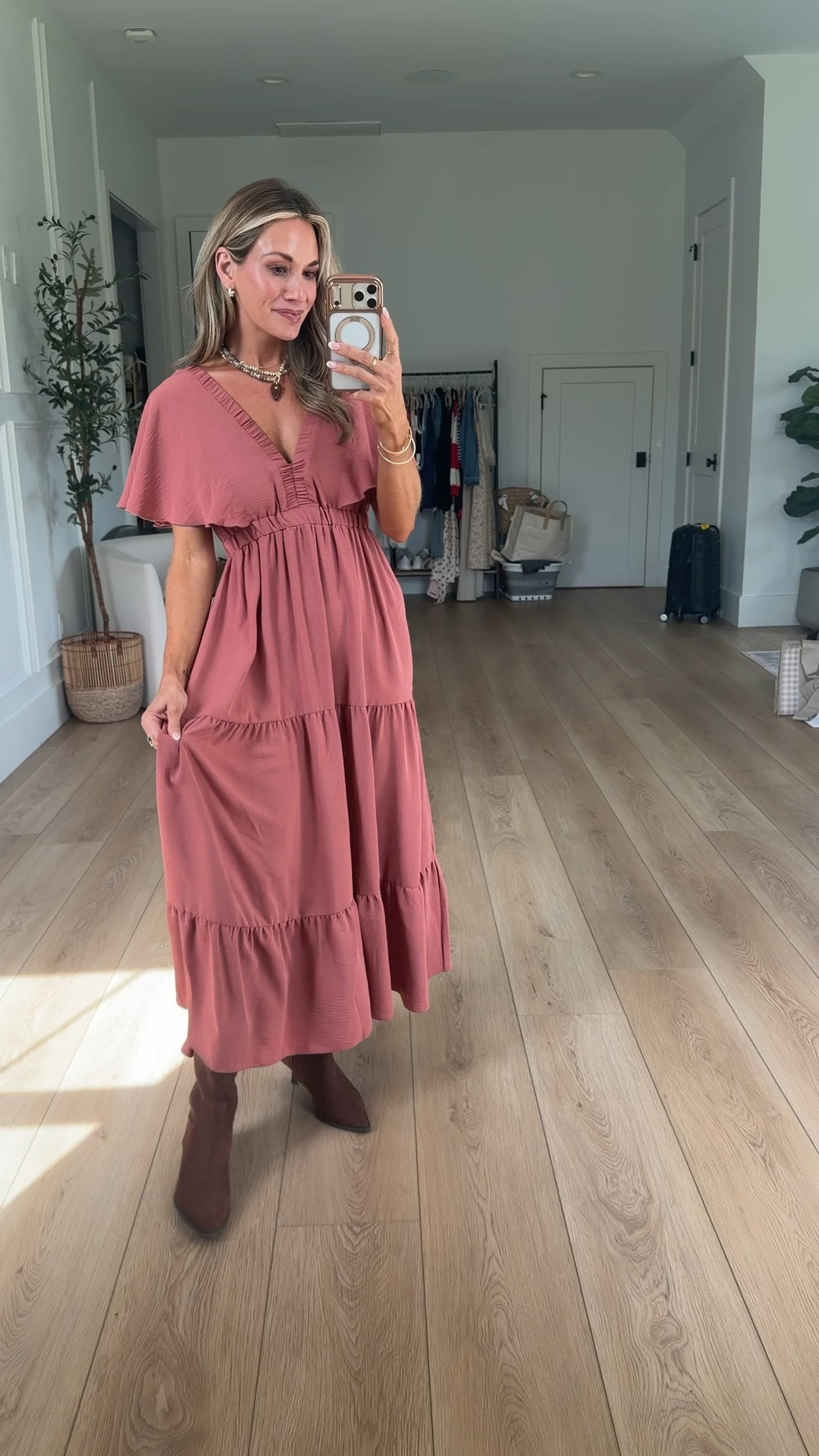 My go to dress when people ask me what they should wear for family photos! 👏🍁

#LTKootd #LTKmomlife #LTKSeasonal