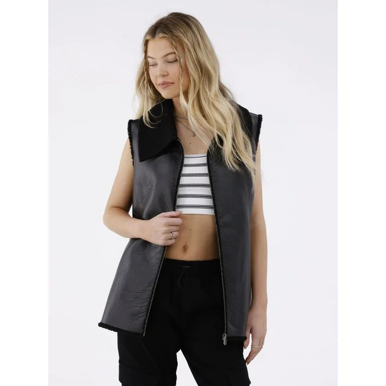 No Boundaries Women's Faux Leather Vest with Faux Shearling Lining, Black, Size S/M | Walmart (US)