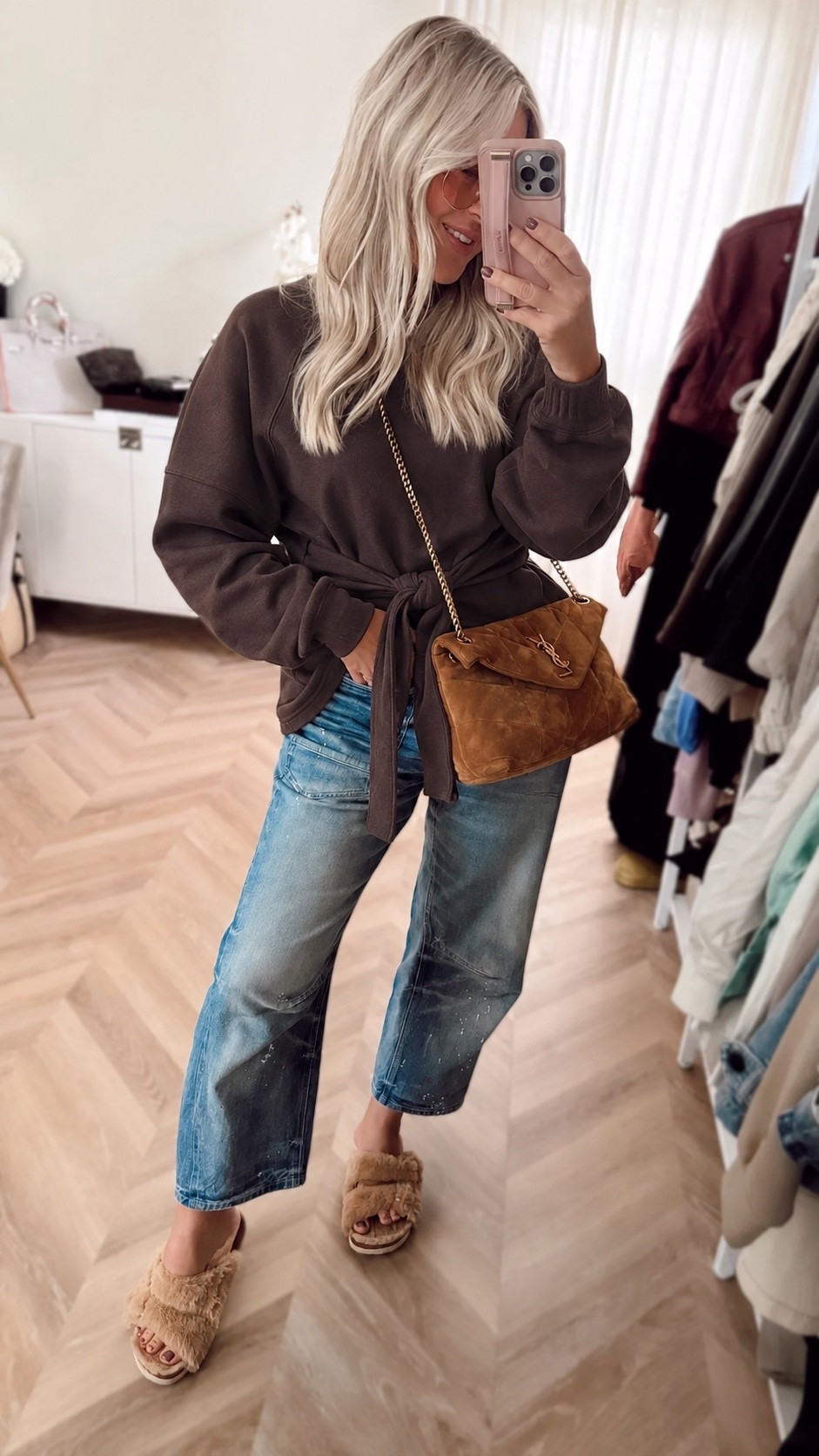 🤎🍂

Suede bag. Designer bag. Jeans. Cardigan. Fall outfits.

#LTKootd #LTKgrwm