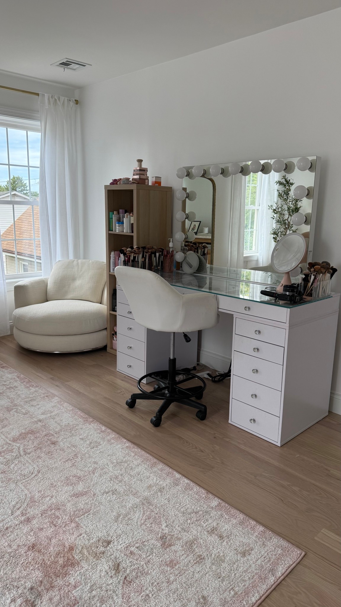 Beauty room views ✨🩷

#LTKHome #LTKStyleTip #LTKBeauty