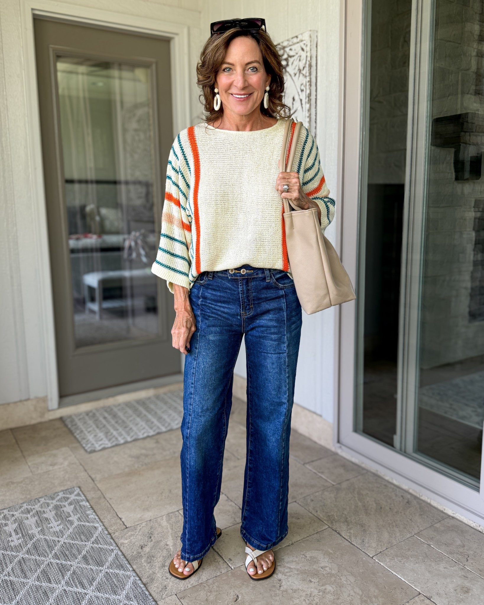 A lightweight casual sweater and dark denim - the Spring layers I reach for every day.

#casualoutfit #darkdenimjeans #springsweater #casualsweater