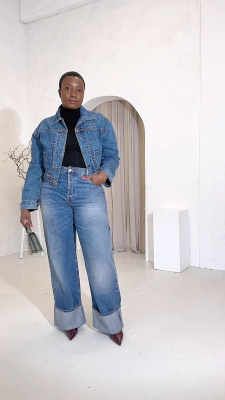 Styling a pair of wide leg denim turn up Jeans which are to big so I am using a styling hack where I tied the back with a shoe lace let me know if you have tried this trick.

Styling the look with a denim jacket as denim on denim Is just life . 

Let me know what you think of this look. 

Outfit linked on my @ltk.europe in my bio under March highlights. 

#denimondenim #stylinghacks #widelegdenim #curvychic #size16style #curvyconfidence

#LTKstyletip #LTKmidsize #LTKVideo