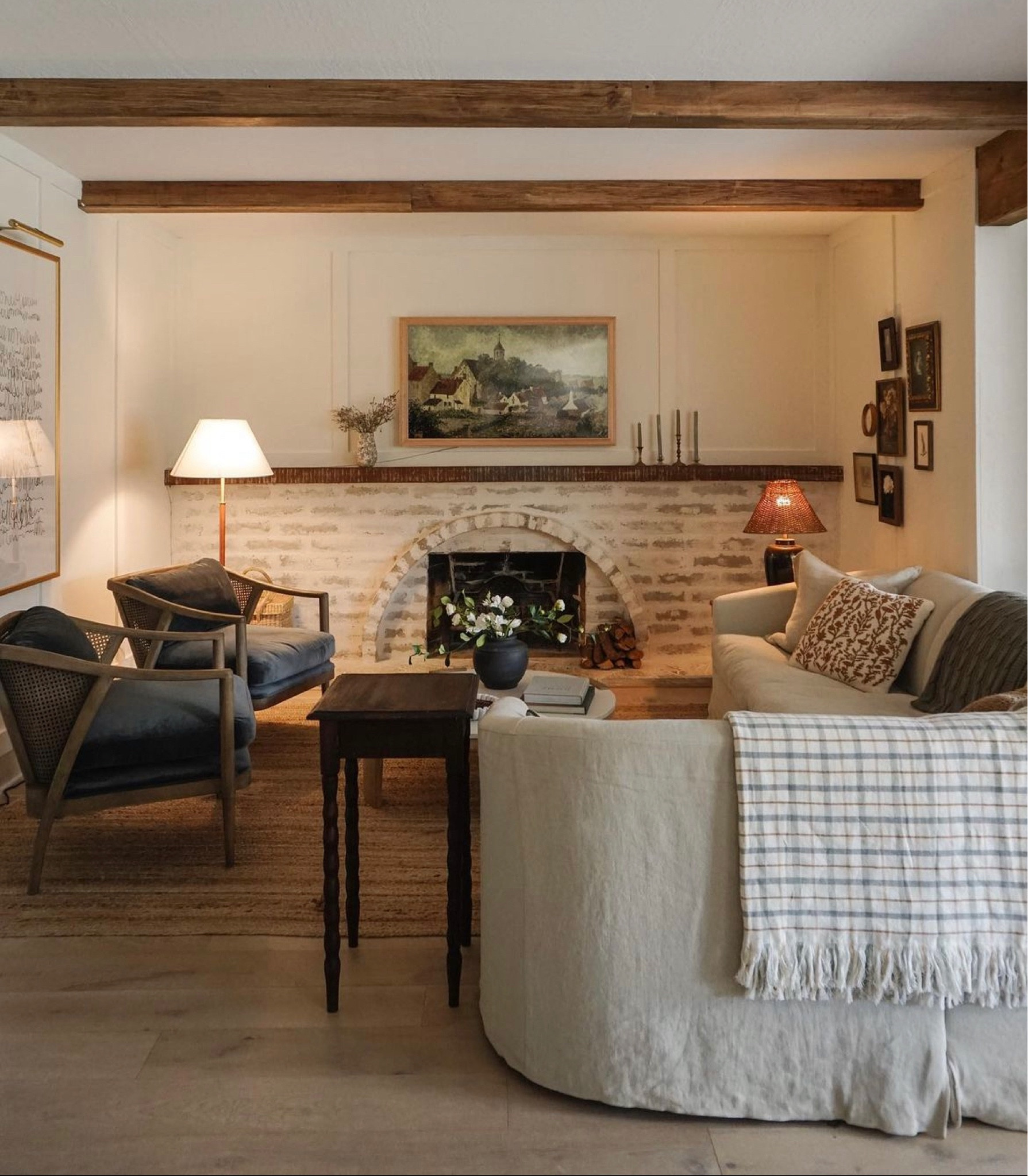 🚨Weekend sale! I've linked my favorite living room items that have up to 25% OFF from Magnolia, Amazon, Minted, McGee & Co and more 🤩 
-
Labor day sale. Home decor. Accent chair. Table lamp. Jute rug. Picture light. Wall art. Throw pillow

#LTKsalealert #LTKFind #LTKhome