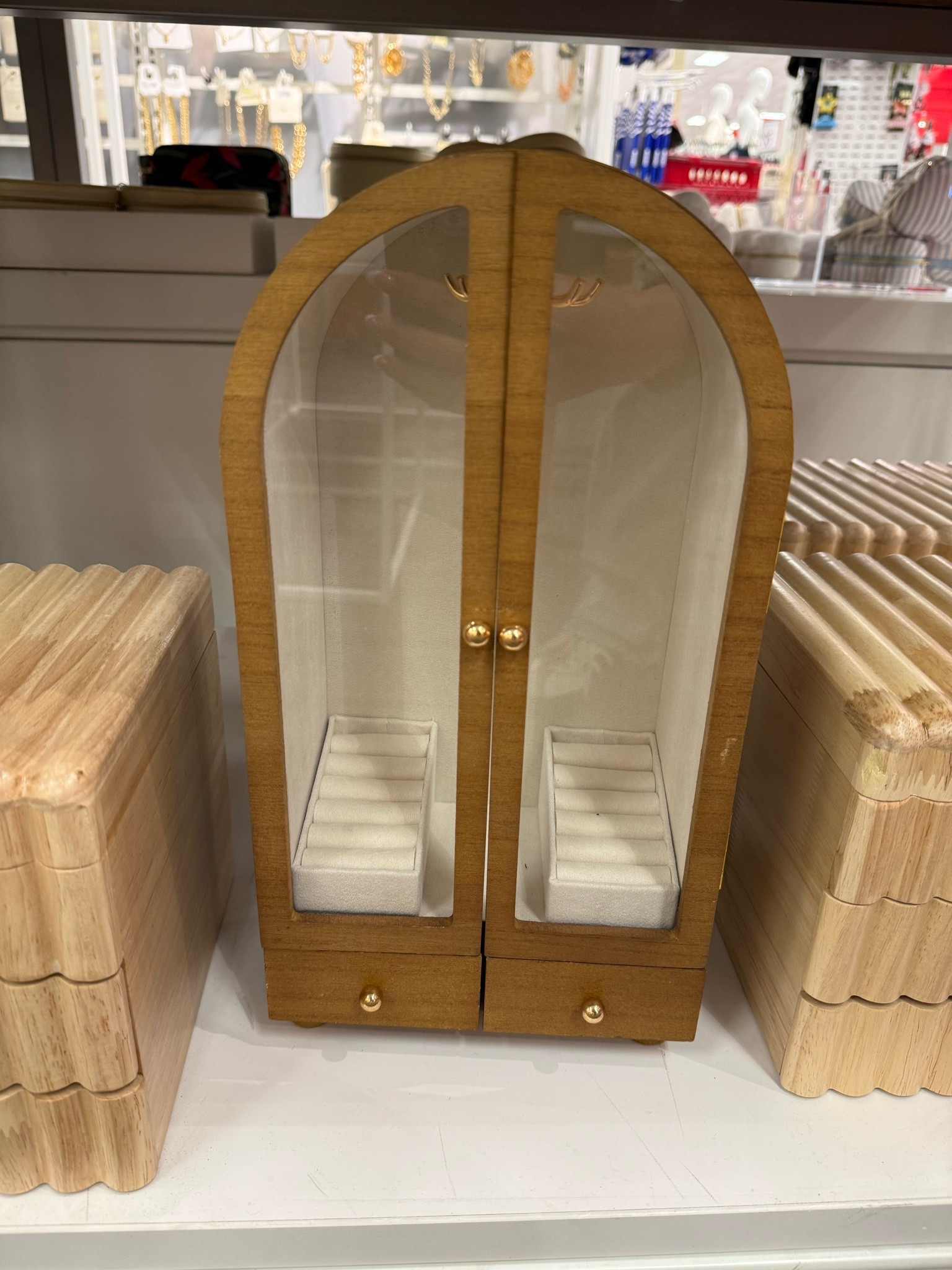 The cutest jewelry box I’ve ever seen! ✨

#LTKdayinmylife #LTKMothersDay #LTKBeauty