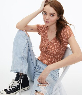 Floral Button-Front Cropped Shrunken Tee | Aeropostale