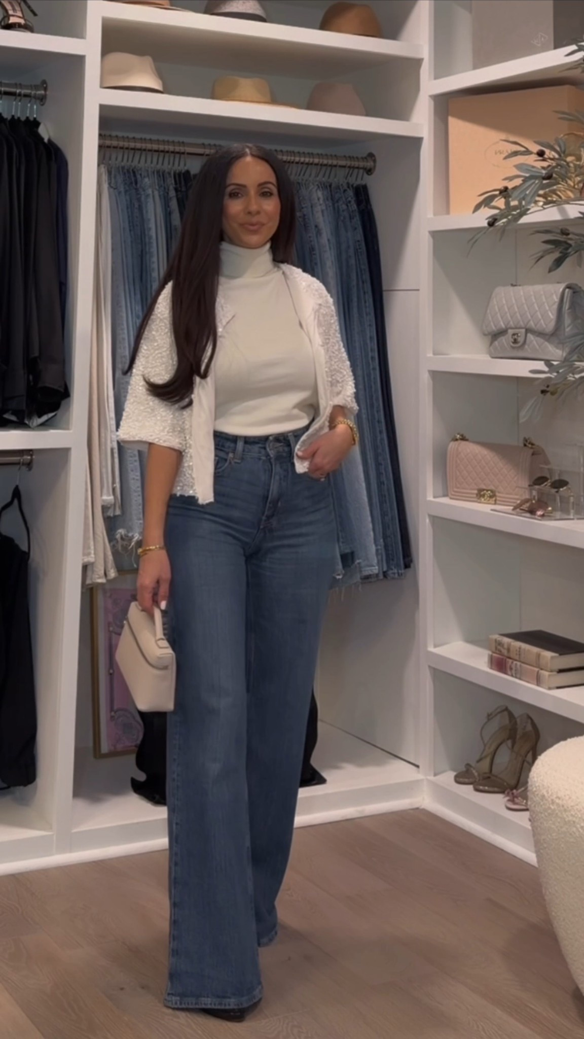 H&M wide leg jeans 

Jeans size: 1
Top size: xs
Sequin top: xs 

Rita Salmo | H&M looks | petite fashion 

#LTKOver40 #LTKPetite #LTKootd