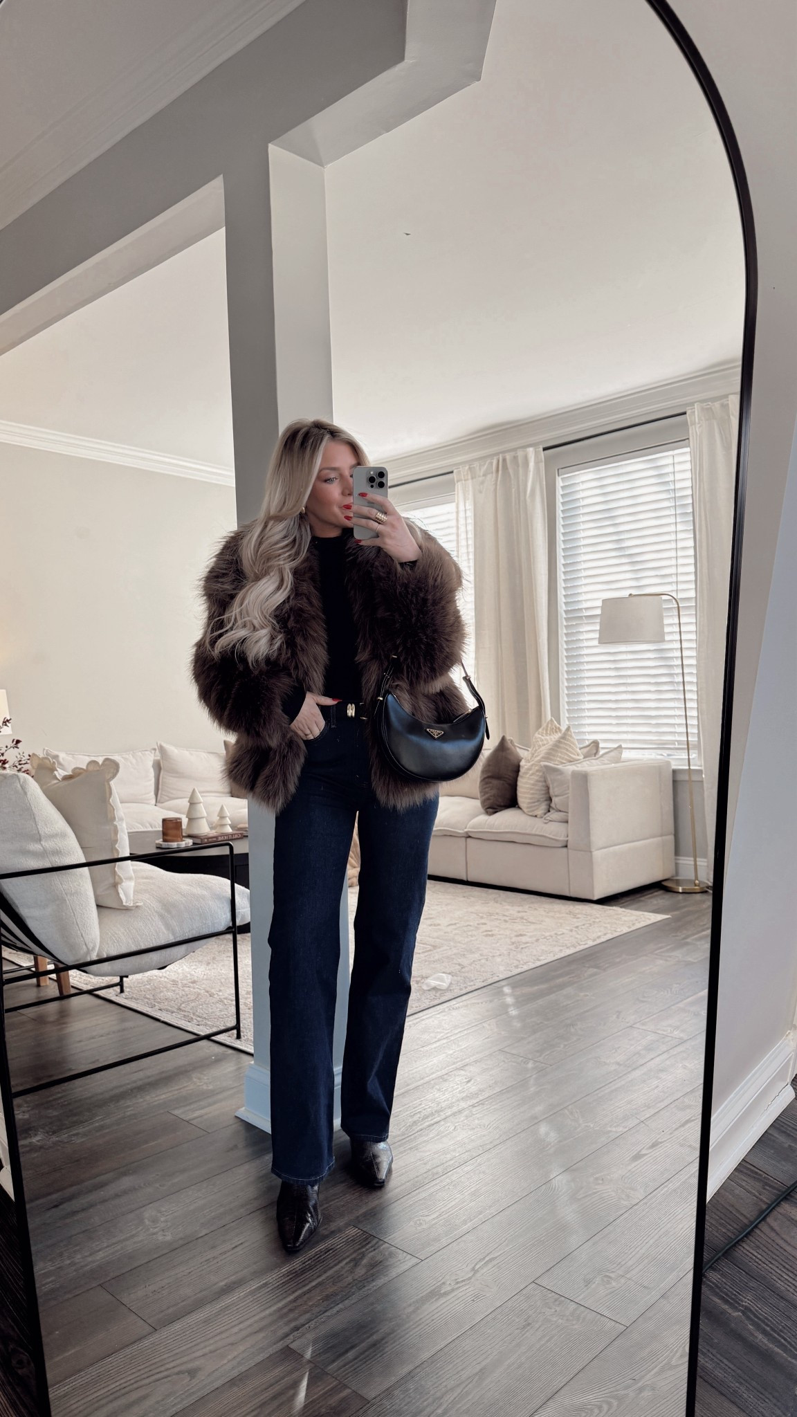 Casual ootd- love this faux fur from @zara it’s so chic!

#LTKHoliday #LTKSeasonal