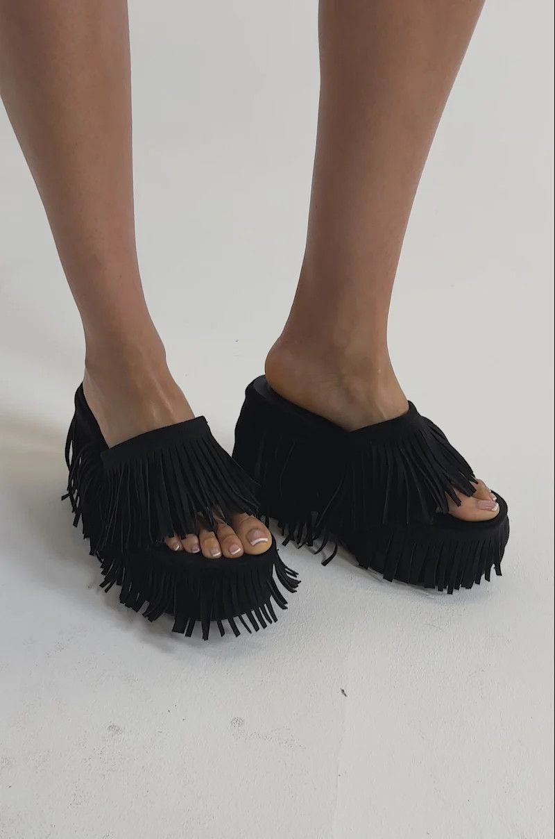 AKIRA GOLD RAMYA BLACK FRINGE PLATFORM SANDAL | AKIRA