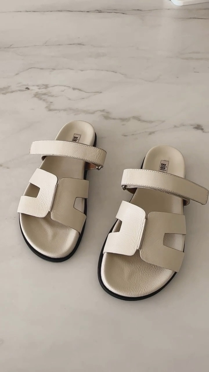 Chic sandals, true to size, linked a similar style #StylinByAylin #Aylin

#LTKVideo #LTKStyleTip #LTKShoeCrush
