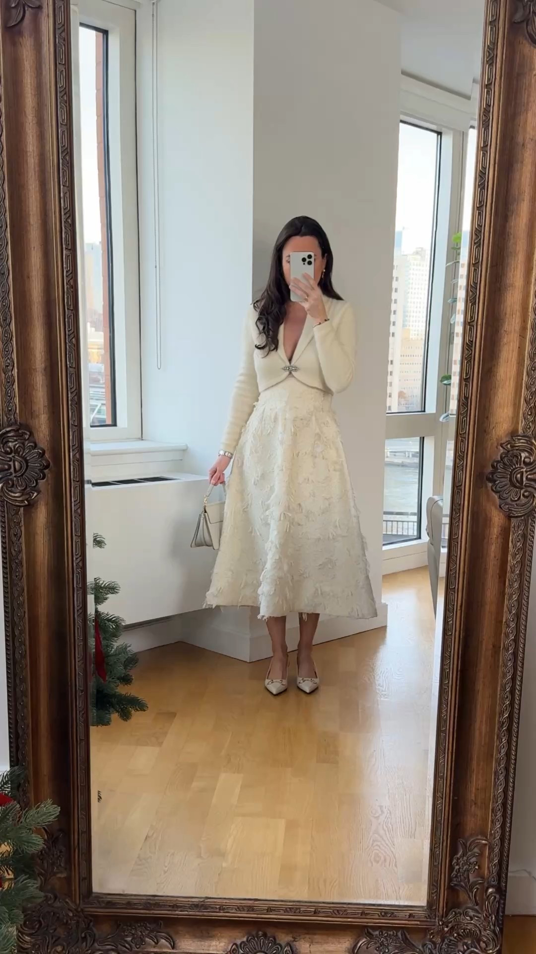 Holiday party outfit
 Midi skirt xs

#LTKHoliday #LTKSeasonal