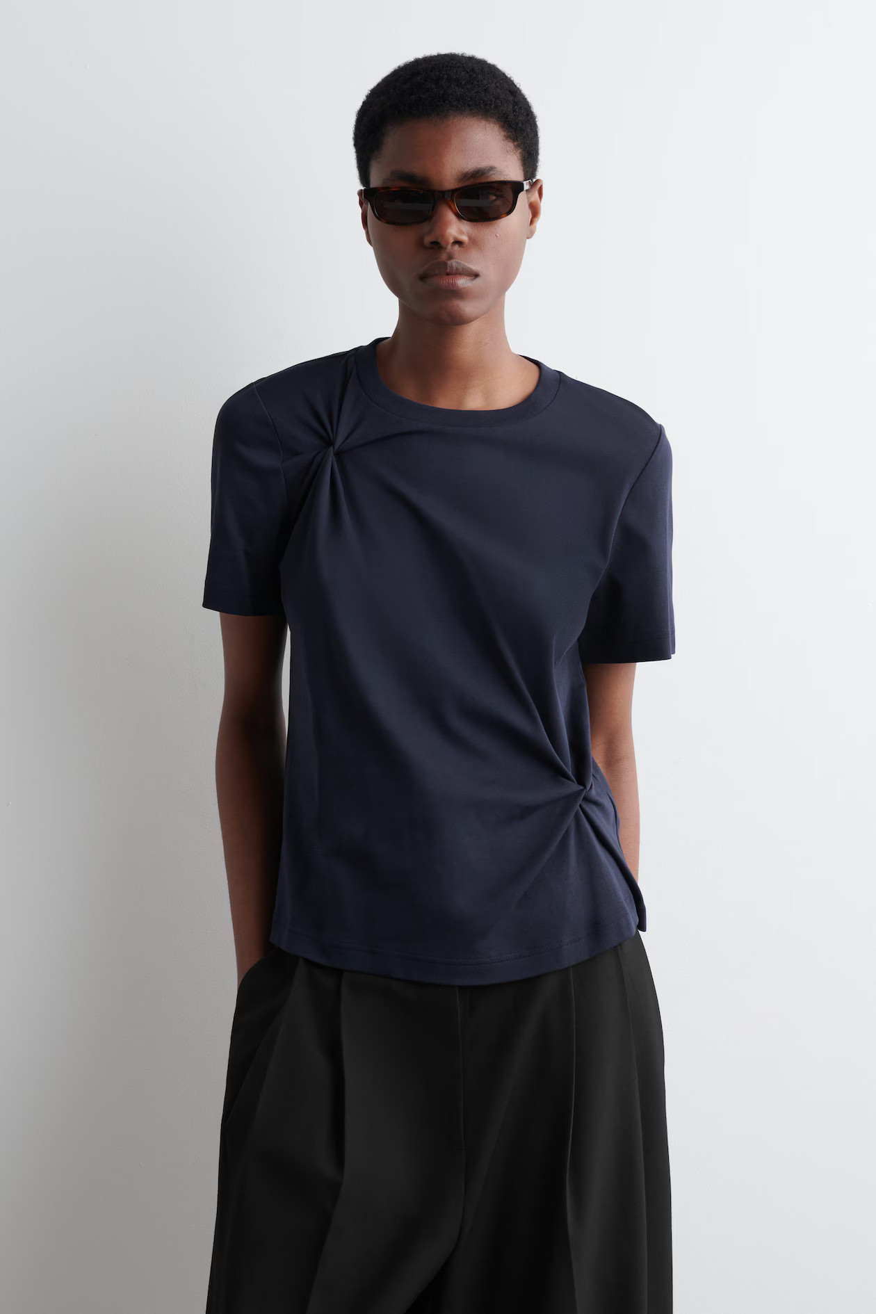 KNOT-DETAIL T-SHIRT - NAVY | COS AU | COS (AU)
