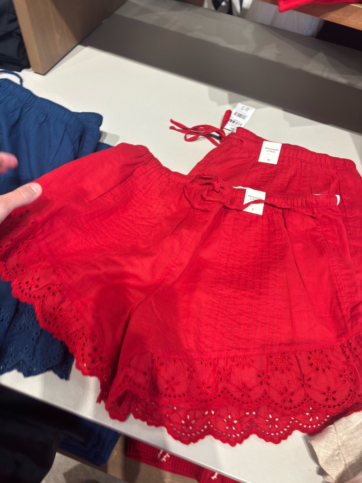 Red @abercrombie shorts

#LTKxAbercrombie