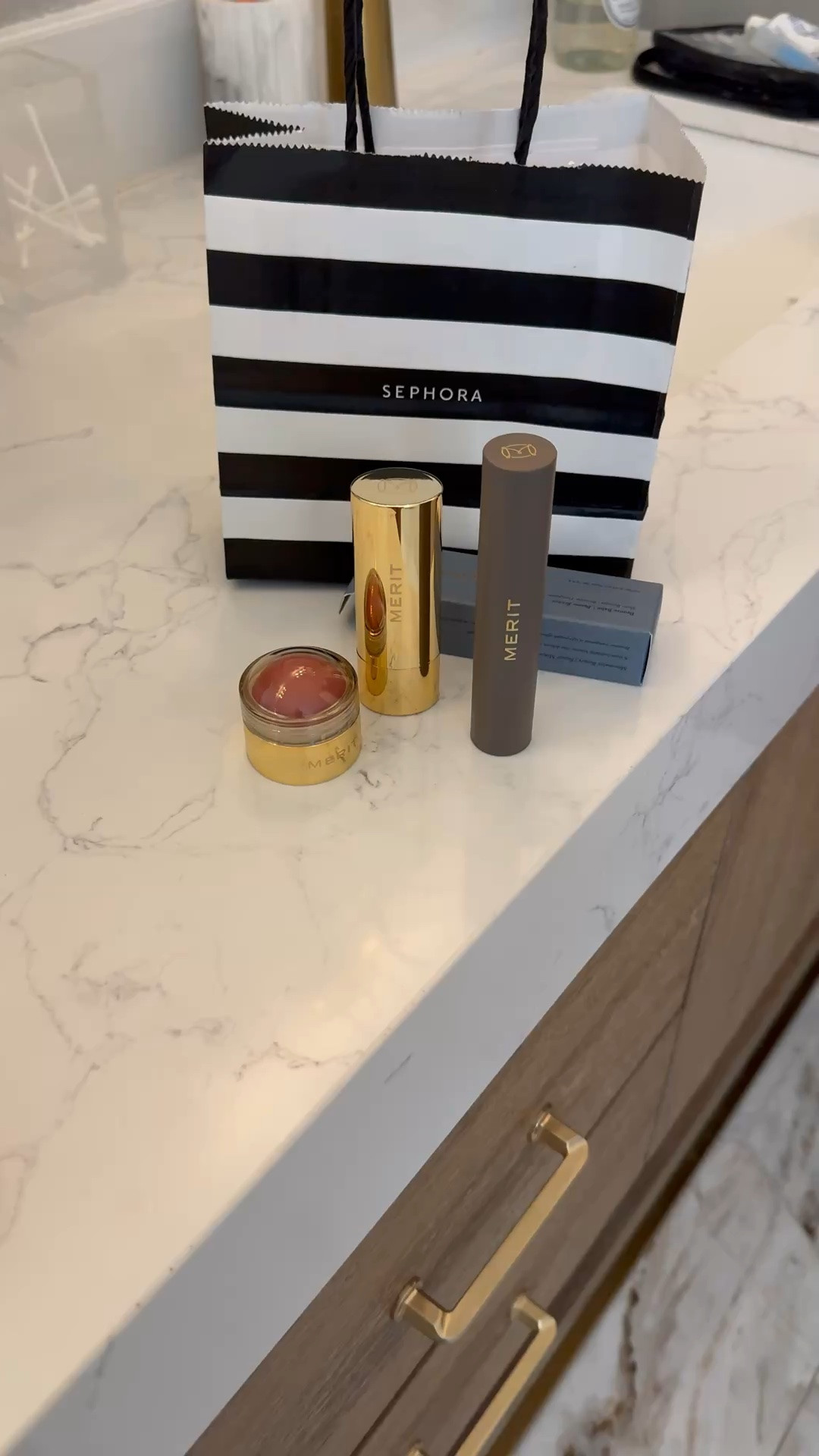 I’m a big fan of Merit beauty products!  Foundation, bronzer, blush, clean makeup

#LTKBeauty #LTKdayinmylife #LTKselfcare