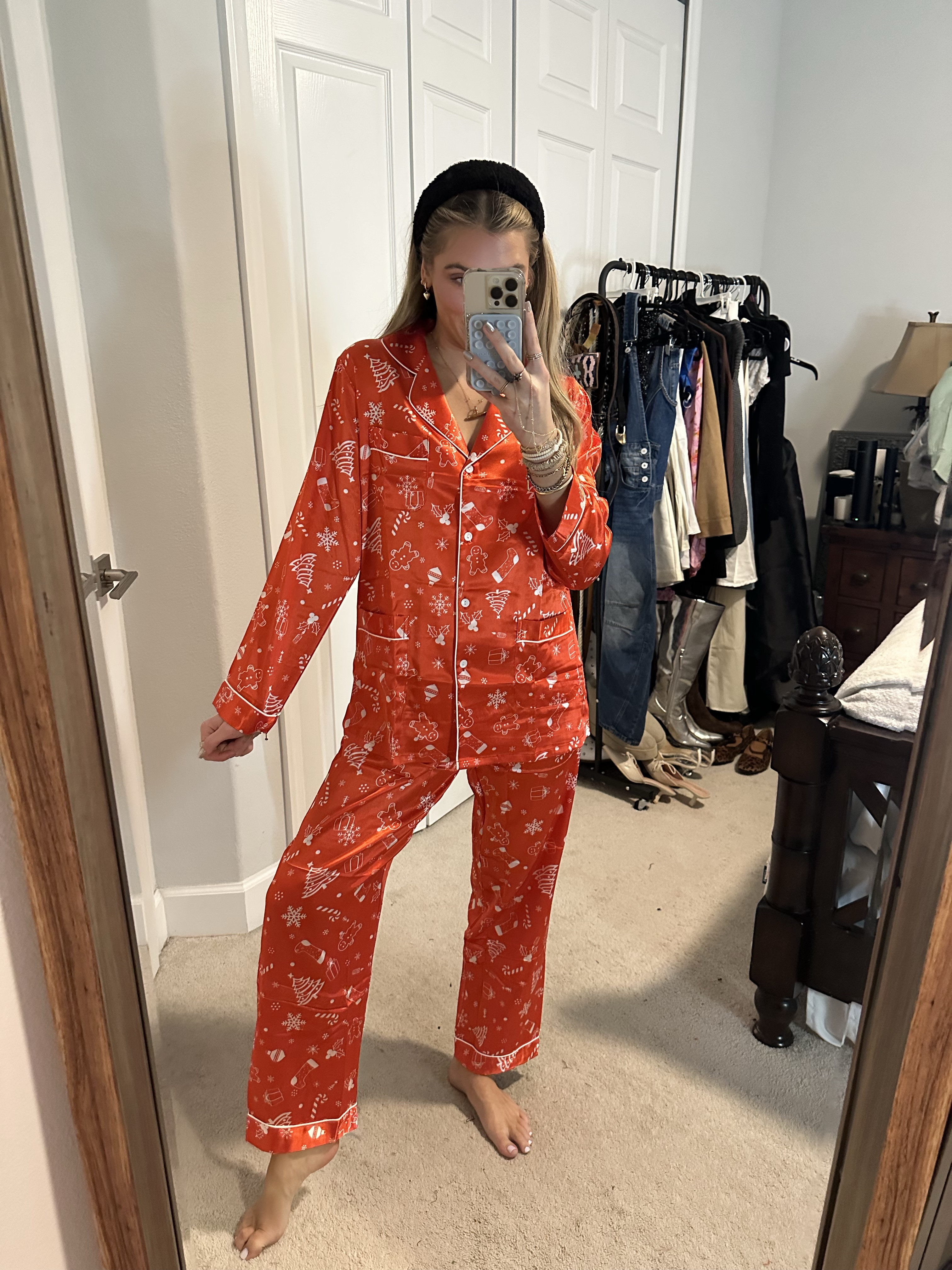 Amazon Ekouaer Silk Pajamas for Women Classic Button Down Satin Pajama Sets Long Sleeve Lounge Set Christmas pajamas, pajamas for the holidays.  Size small. 

#LTKHoliday #LTKSeasonal #LTKFindsUnder50