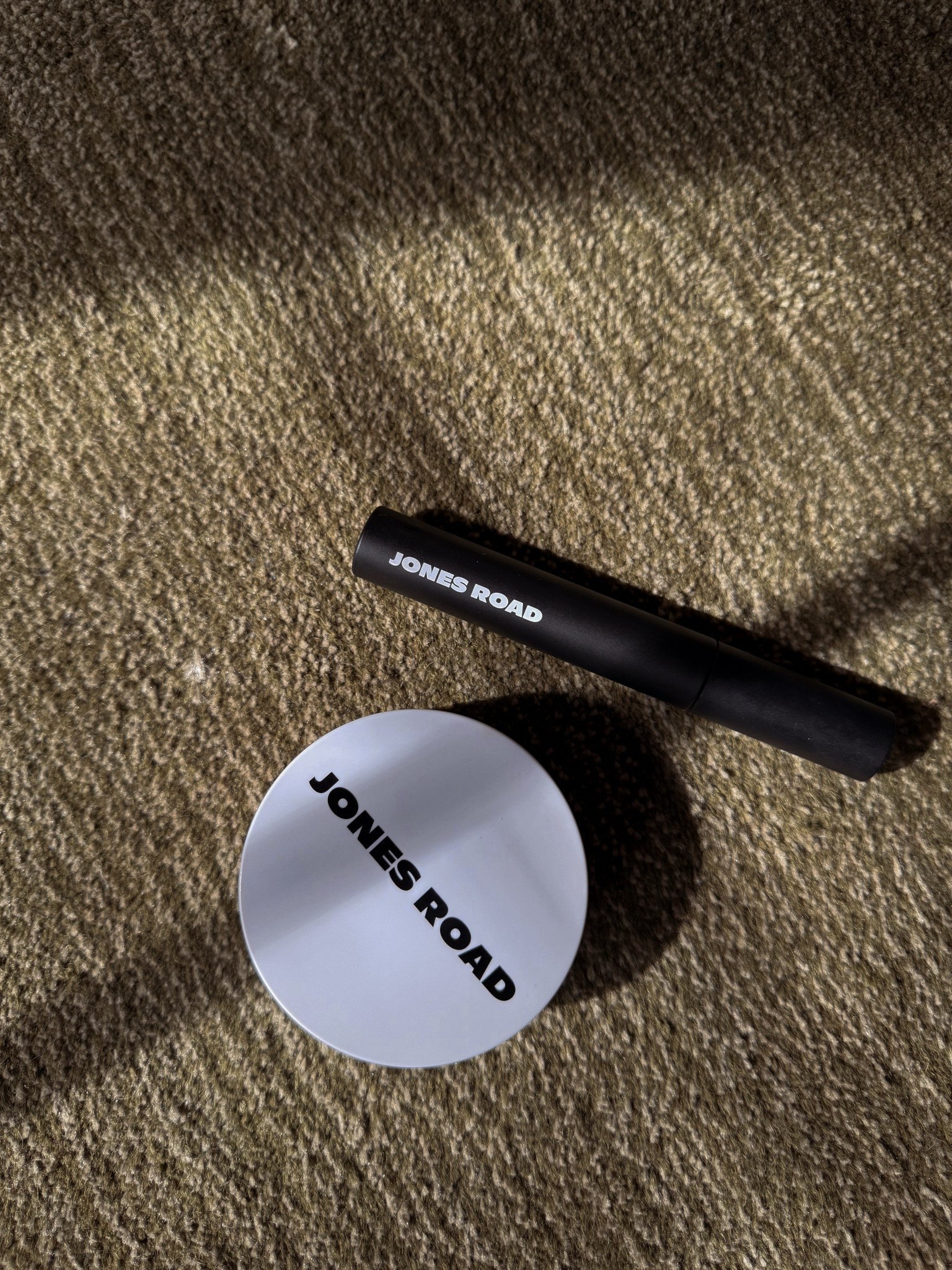 Bronze and mascara 

#LTKStyleTip #LTKBeauty